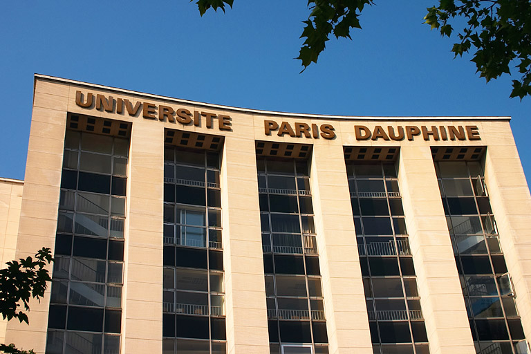 Une gestion d'accès au salles de cours pour l'Université Paris Dauphine