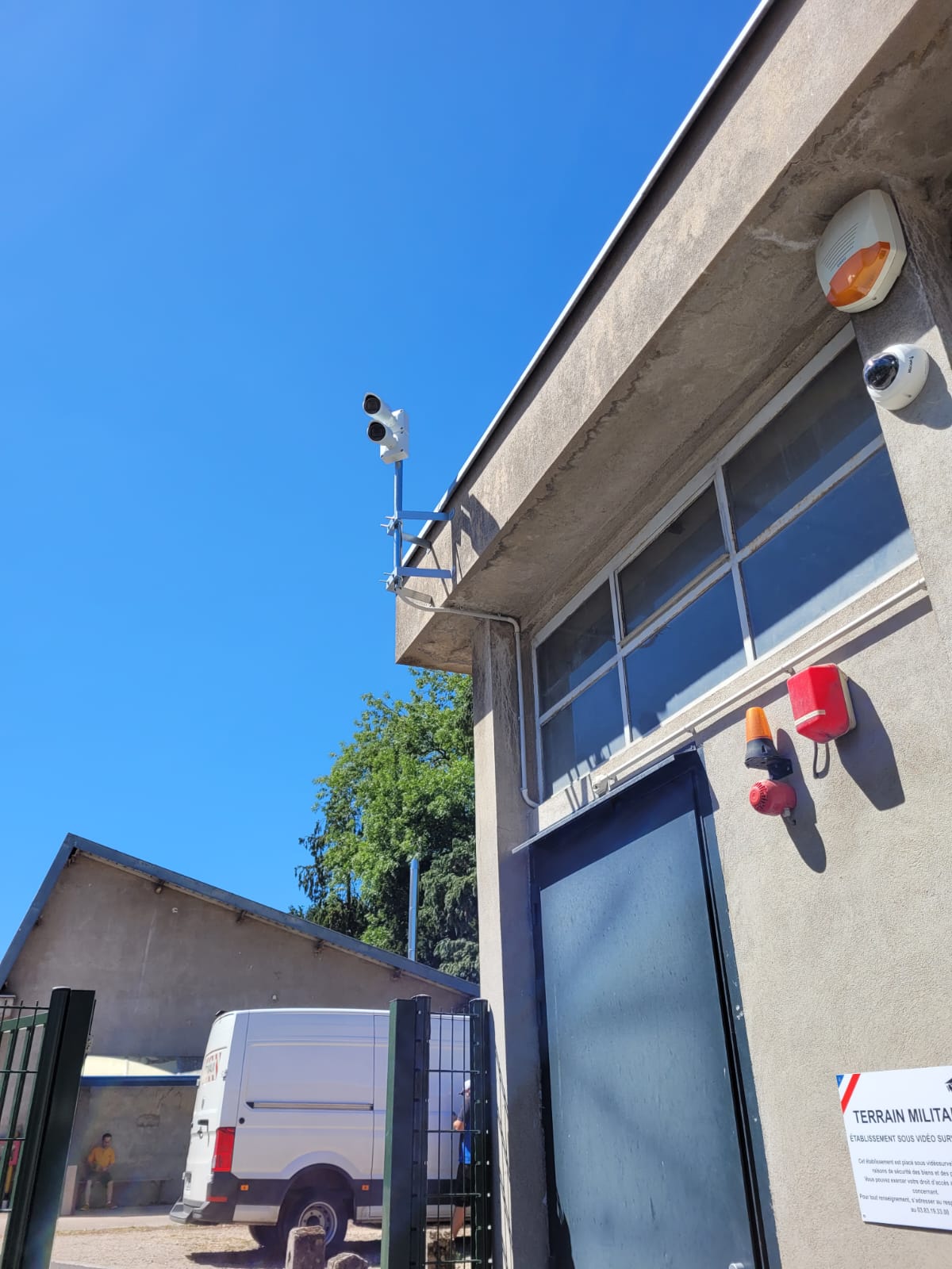 Un système de comptage de véhicules sur parking ouvert